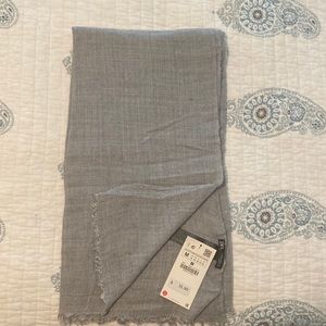 Zara light grey scarf